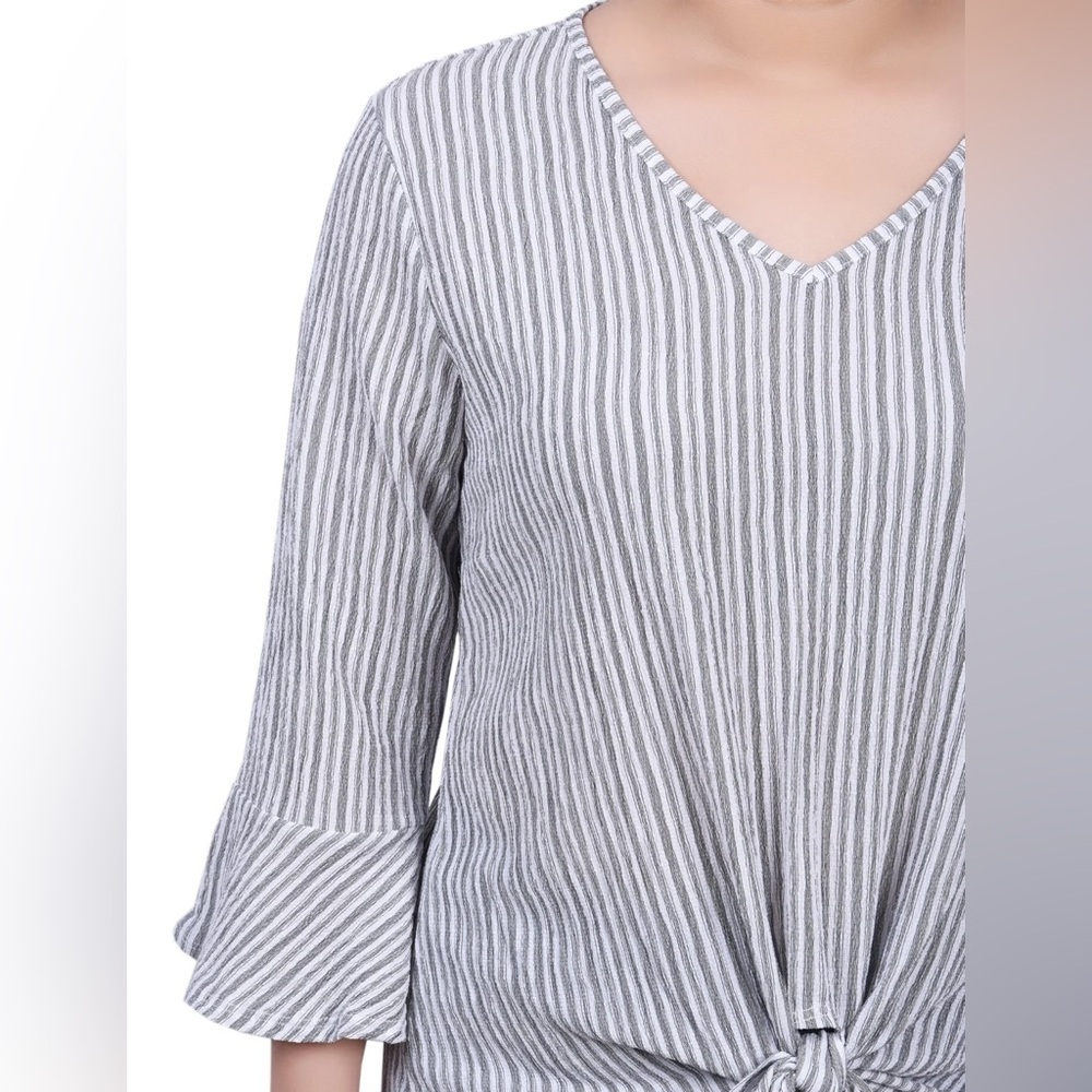 NY Collection grey and white striped top